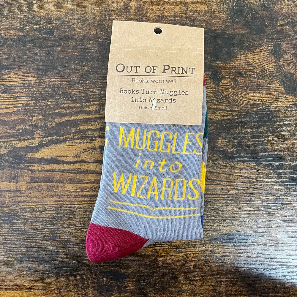 Out of Print Books Turn Muggles Into Wizards Socks | Unisex Small | NWT